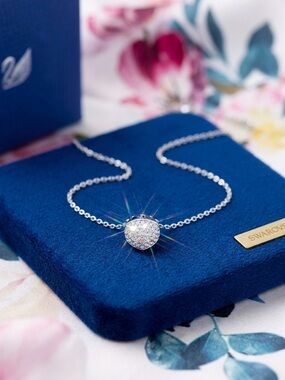 Swarovski  Glance Pendant Necklace with Clear Crystals